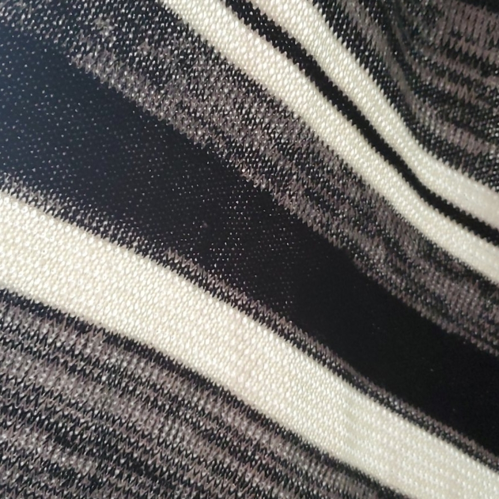 Sweater - Picture 5 of 6